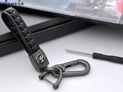 Брелок для ключей плетеный с карабином Toyota