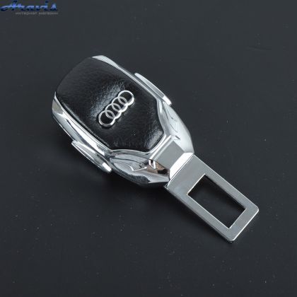Заглушка ремня безопасности метал Audi цинк.сплав + кожа + вход под ремень FLY тип №3