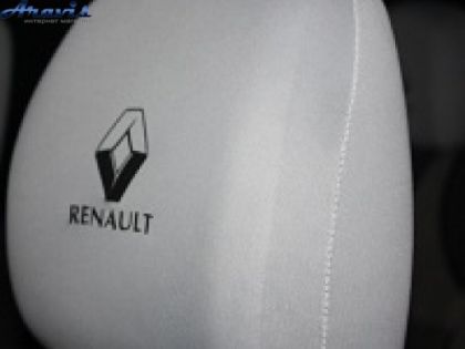 Чехол подголовников Renault белый-черный логотип